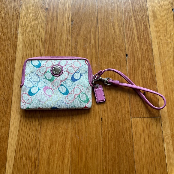 SOLD
Coach wristlet! - Picture 1 of 5